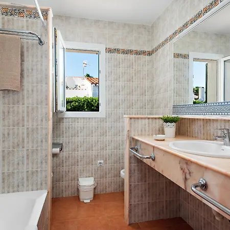 Begonias Villa Cala'N Bosch (Menorca)