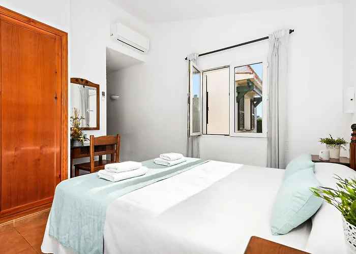 Begonias Villa Cala'N Bosch (Menorca)