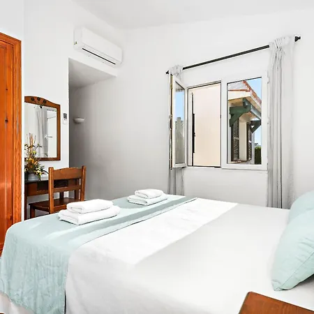 Begonias Villa Cala'N Bosch (Menorca)